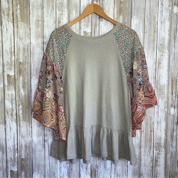 Umgee Oversized Peplum Paisley Sleeve Waffle Knit Blouse - Picture 2 of 5